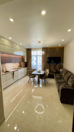 2-к. квартира, 73 м², 4/8 эт.