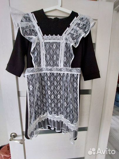 Белый школьный фартук и платье