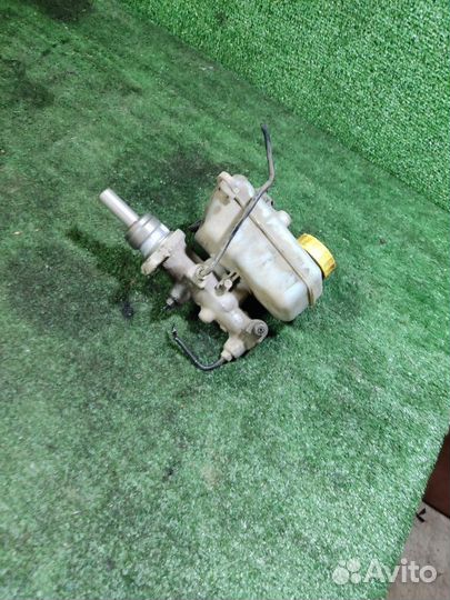 Главный тормозной цилиндр Skoda Fabia 2 2009