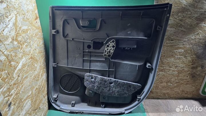 Б/У Б/У Обшивка двери задняя L G7 toyota Hilux