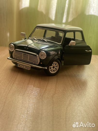 Коллекционная модель Mini Cooper 1960 года 1:24
