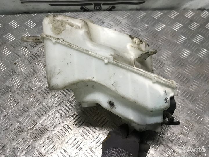 Бачок омывателя Toyota Prius 20 (Тойота Приус 20)