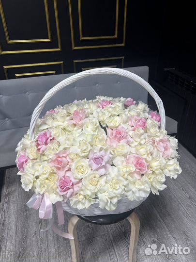 Цветы огромная корзина 101 роза