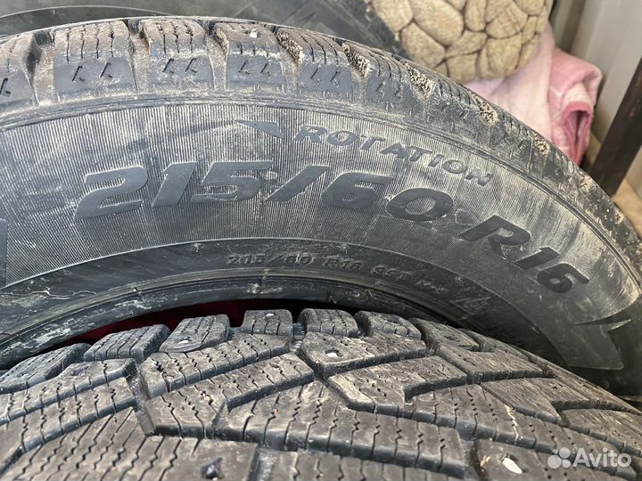 Pirelli Ice Zero 215/60 R16