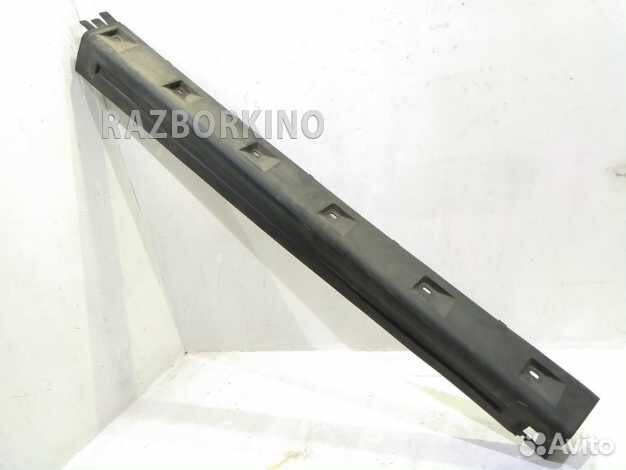 Накладка на правый порог