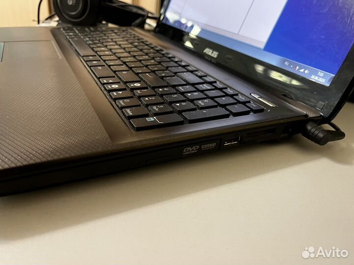 Ноутбук asus