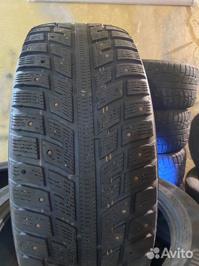 Kumho I'Zen KW15 215/60 R16