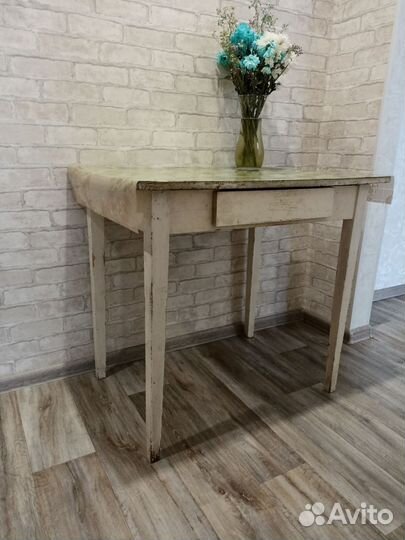 Кухонный стол