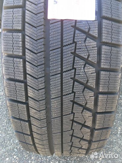Bridgestone Blizzak VRX 235/55 R17 99S