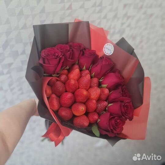 Букеты из клубнички