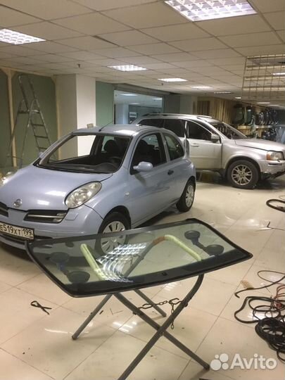 Лобовое стекло Nissan March / Micra