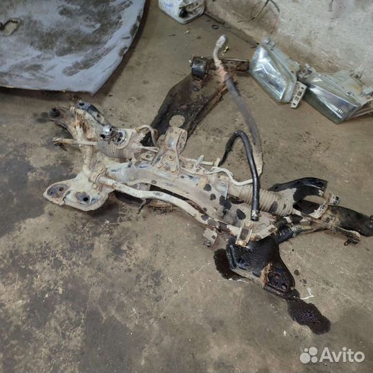 Подрамник на кия кларус 2л