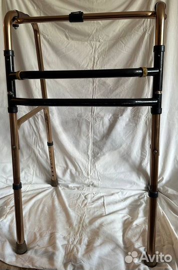 Ходунки для пожилых людей