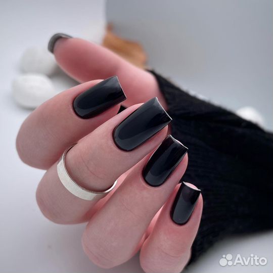 Маникюр и педикюр на Кургане