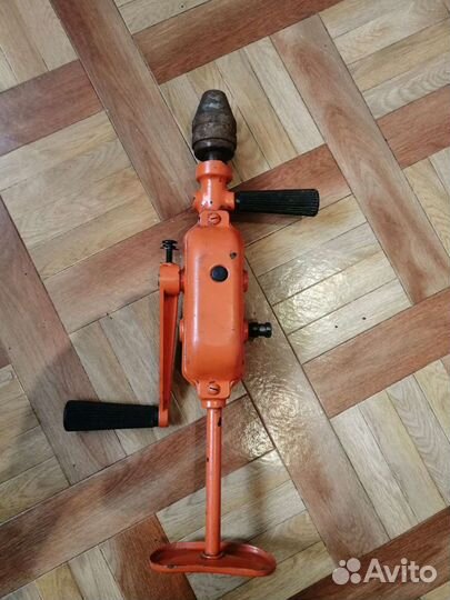 Дрель ручная
