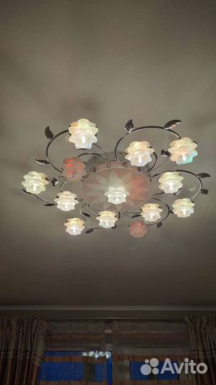 Люстра и два бра