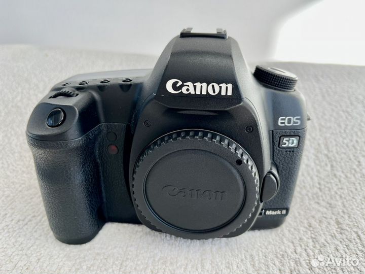 Canon EOS 5D Mark ll + EF 24-70mm f/2.8L USM
