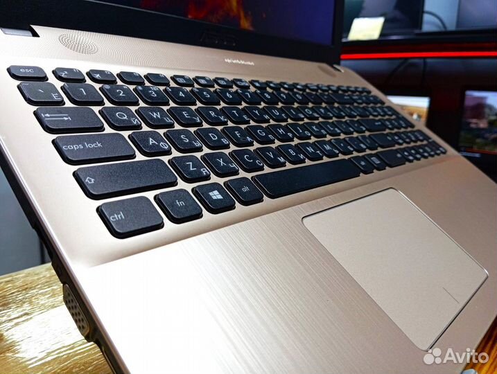 Ноутбук Asus Intel Core i5 + доп.видеокарта на 2гб