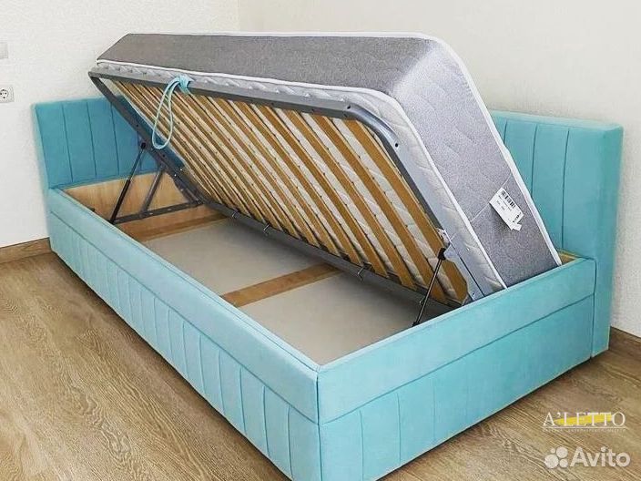 Детская кровать с подъемным механизмом
