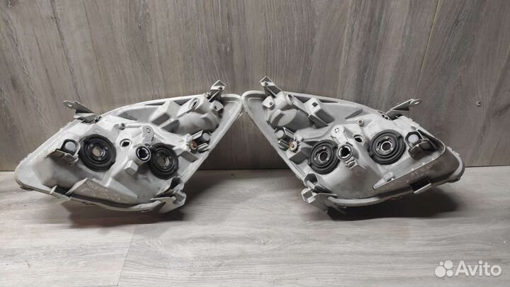 Фара Тойота королла версо 1