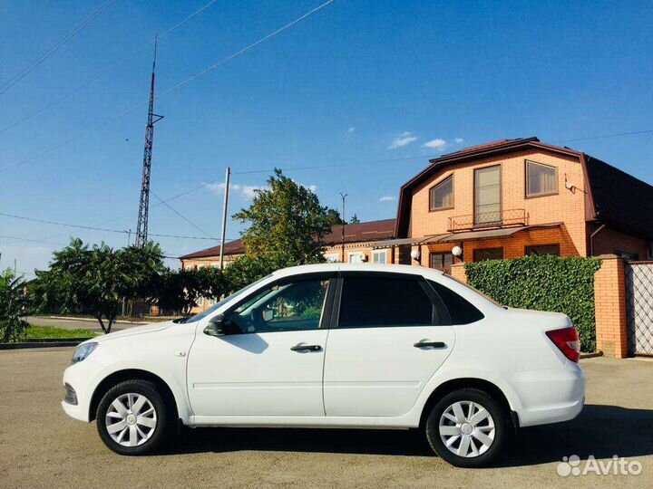 LADA Granta 1.6 МТ, 2021, 42 800 км