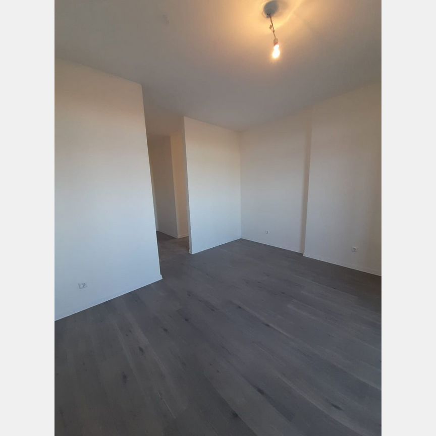 2-к. квартира, 58,4 м², 2/21 эт.