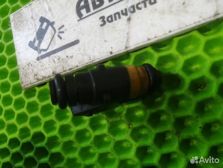 Форсунка топливная Renault Megane 1