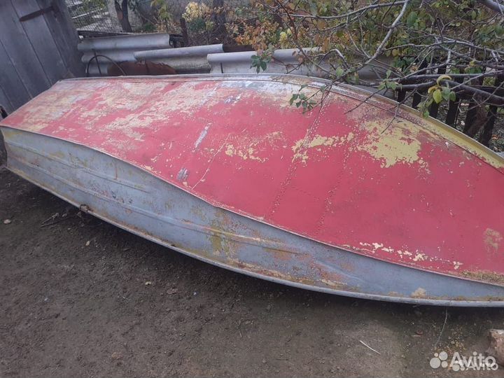 Лодка Днепр