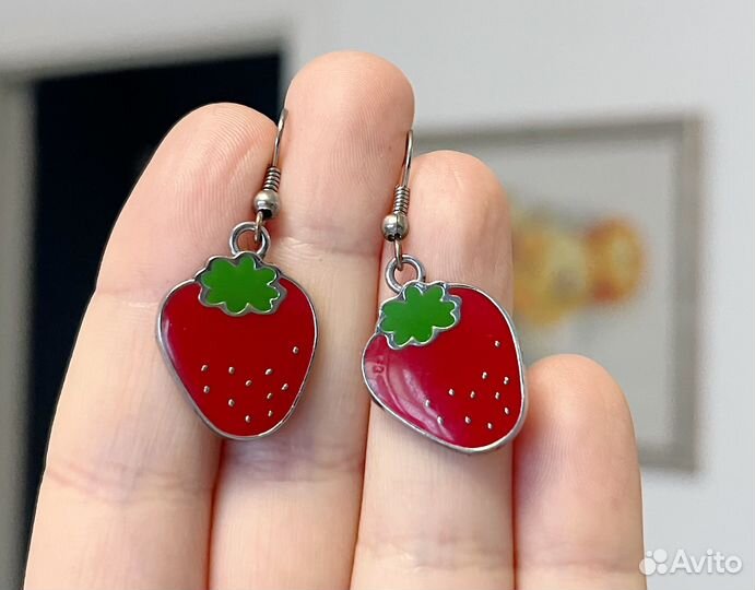 Серьги клубнички