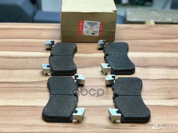 Колодки тормозные LR138646 land rover