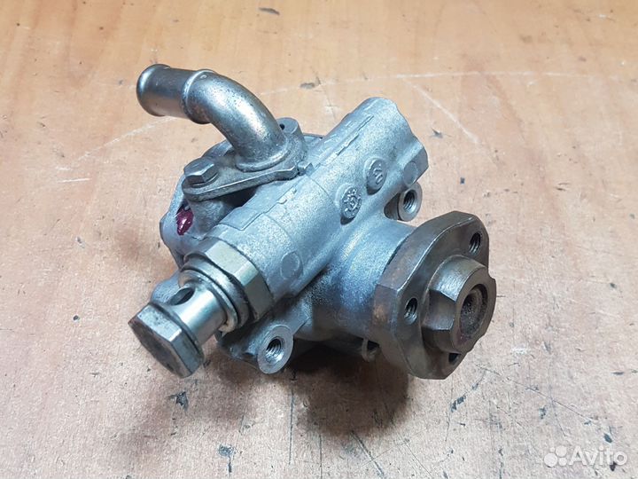 Насос гур VAG Skoda Octavia Volkswagen Golf 3-4