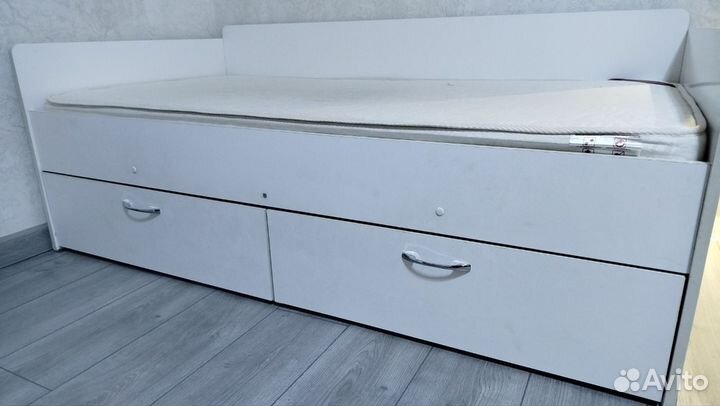 Кровать с матрасом бу