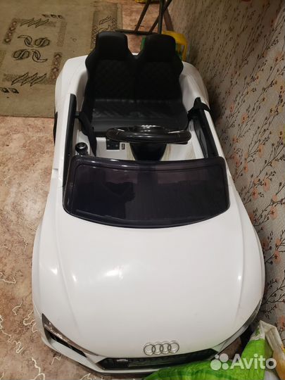 Детский электромобиль двухместный