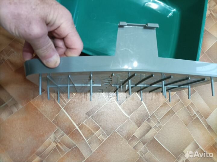 Лоток, миска, когтеточка для кошки