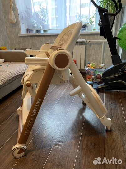 Стульчик для кормления happy baby Berny v2