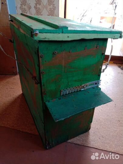 Рамки дадан, ульи, ловушки и медогонка