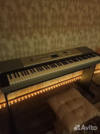 Синтезатор Yamaha portable grand DGX-530