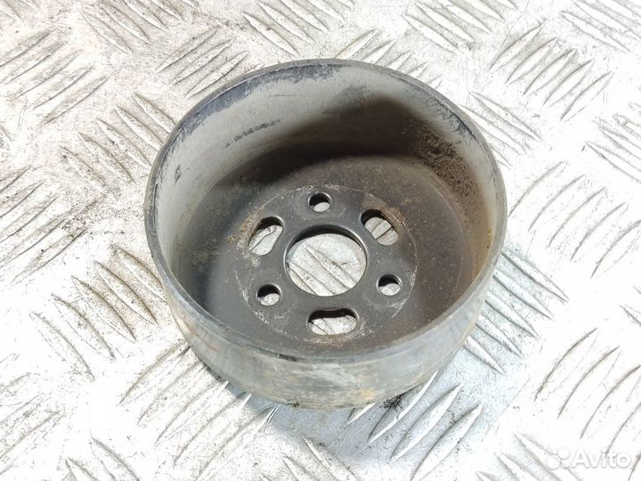 Шкив водяного насоса помпы Nissan Tiida c11