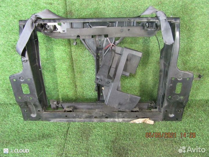 Рамка радиатора на nissan serena C26 MR20DD