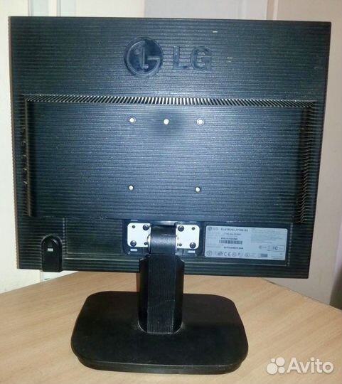 Монитор LG Flatron L1718S, VGA, 17” 1280x1024