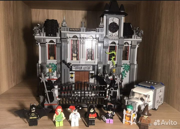 Лечебница Аркхем Lego 10937