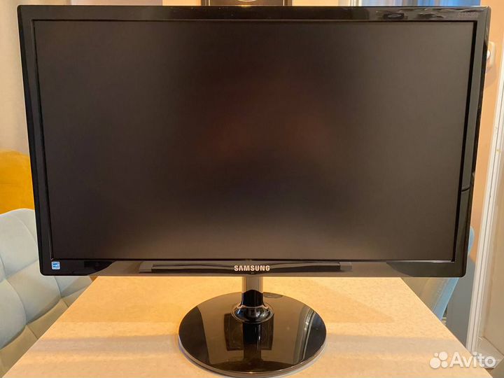 Монитор Samsung S23C350H