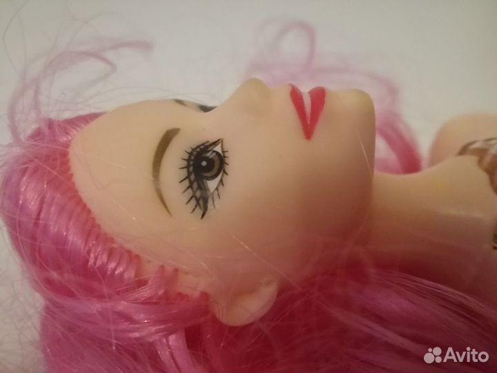 Кукла в розовом