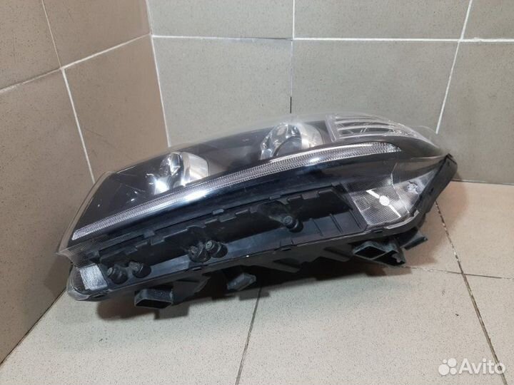 Фара левая Kia Sorento UM