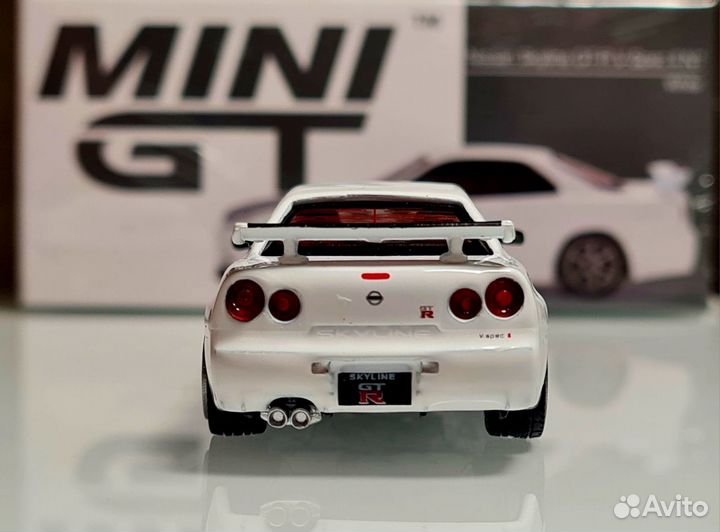 Модель Mini GT 1:64 Nissan Skyline GTR (R34)