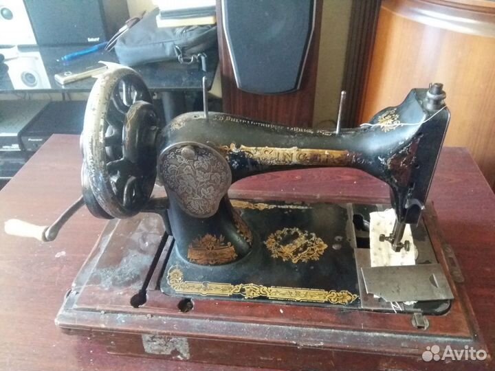 Продам старинную швейную машинку зингер