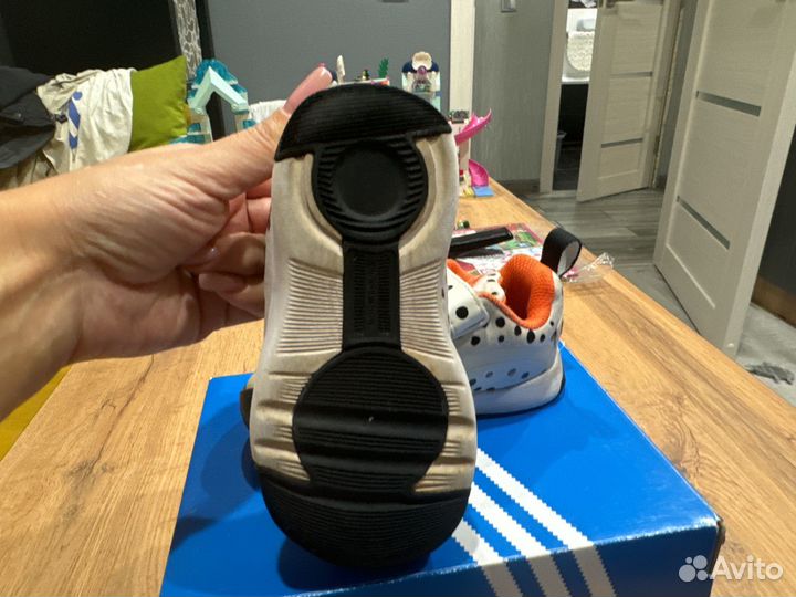 Кроссовки детские adidas 24