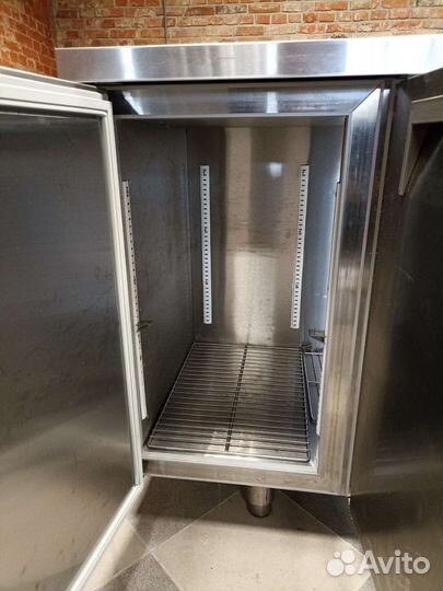 Холодильный стол