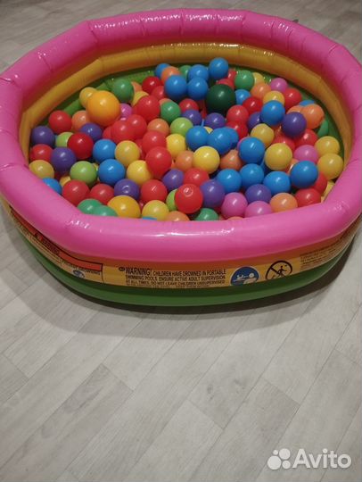 Шарики для сухого бассейна в надувном бассейне