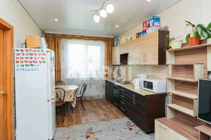 2-к. квартира, 67 м², 1/3 эт.